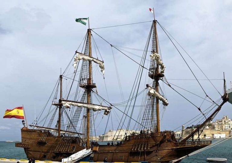 Spanish Galleons • Globerove.com