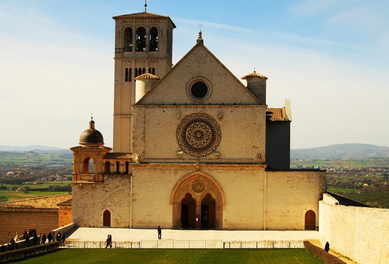 Visiting St Francis Basilica In Assisi • Globerove.com