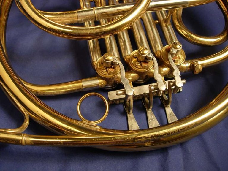 Getzen Double French Horns •