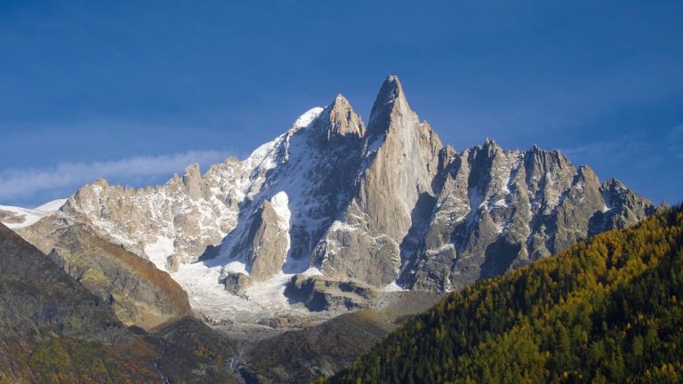 Mountains in France • Globerove.com