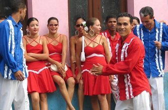 Traditional cuban clothes