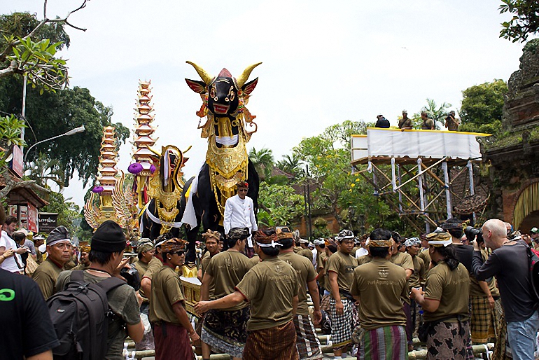 Preparing for Royal Cremation