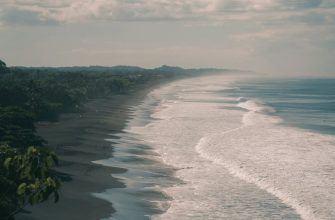 Tropical green jungle and turquoise sea on the Costa Rica coast