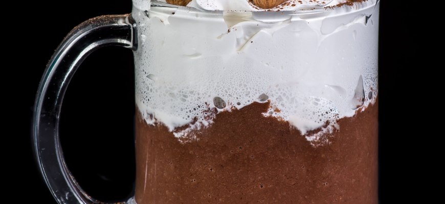 A glass of Irish cream liqueur
